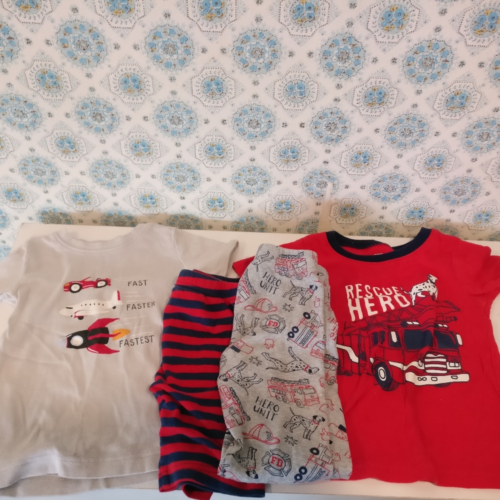 Carter's boys pajamas Set +old navy shirt 5t LOT